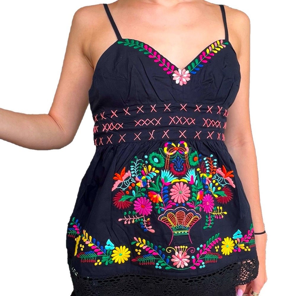 NWT Anthropologie Top Small  Floral Embroidery Black Fourty's Cotton Crochet